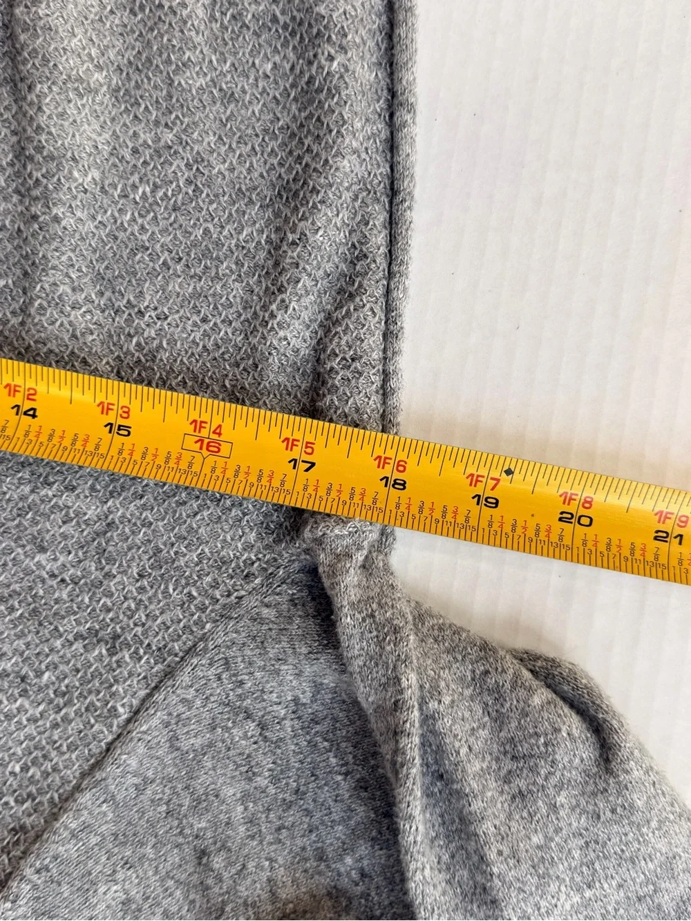 Banana Republic Grey Crewneck Knit Sweater - Men's Size S